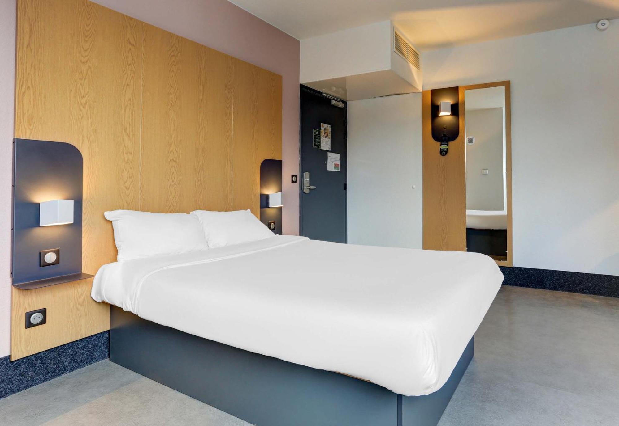 B&B Hotel Reims Centre Gare Exterior photo